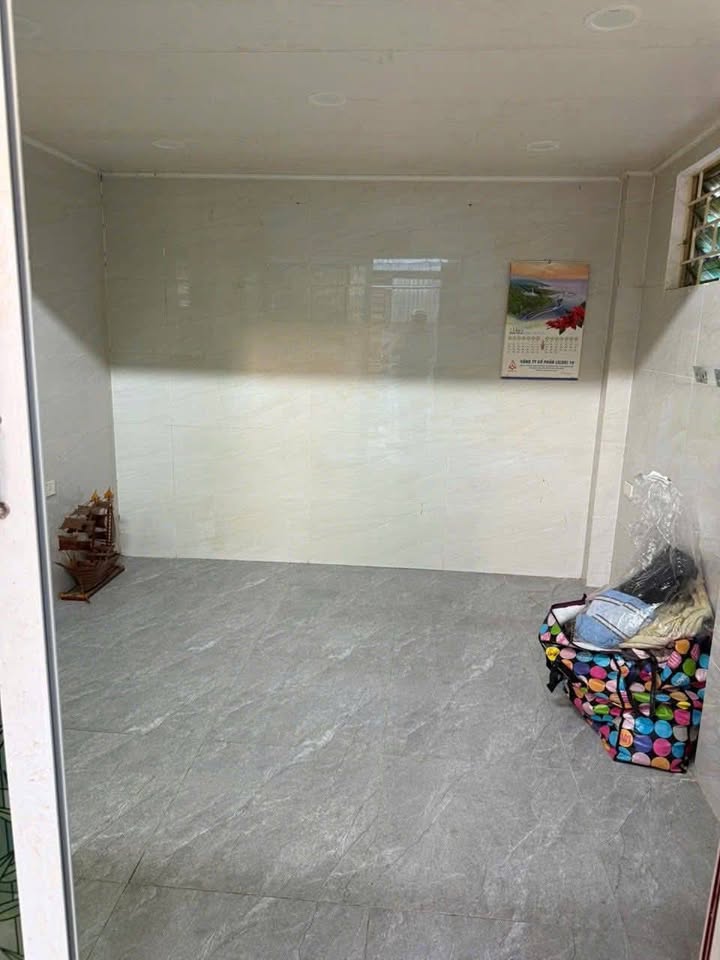 Căn hộ Nhà tập thể Tân Mai 21m² giá 1.98 tỷ - Thương lượng tốt