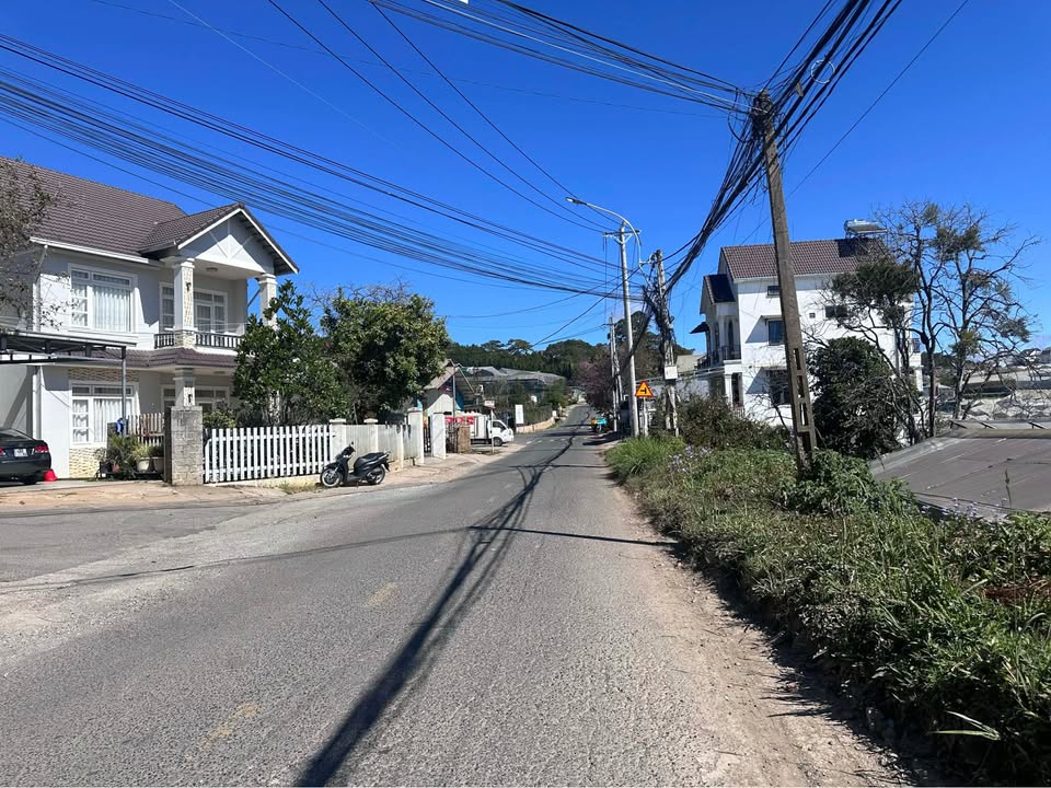 Đất mặt tiền đường Vạn Kiếp, phường 8, Đà Lạt 595m² giá 19 tỷ - Cơ hội đầu tư tuyệt vời!