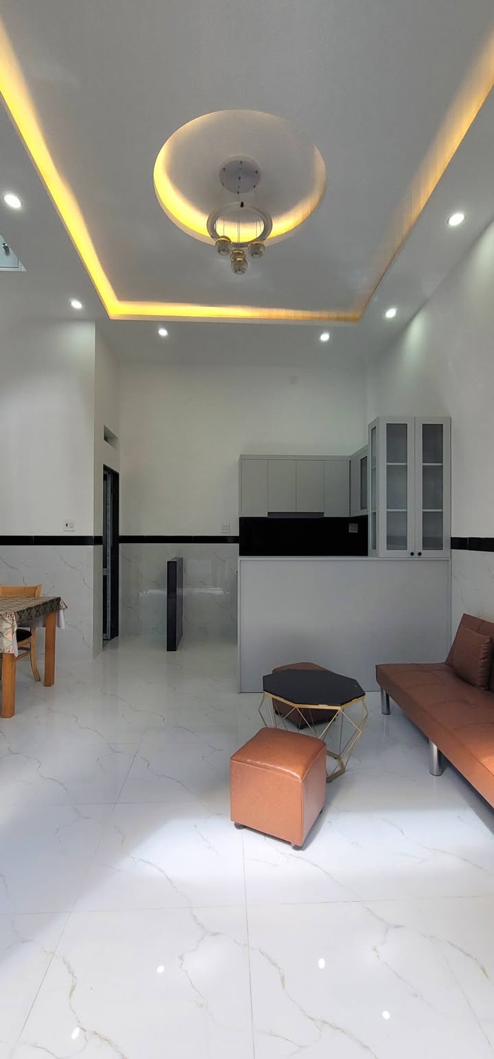 Nhà 3 Tầng Hẻm Cạn Đường Võ Mười, TP. Quy Nhơn 40m² giá chỉ 2 tỷ - Thích hợp vợ chồng trẻ ra riêng!