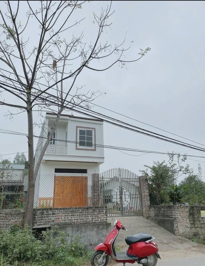 Nhà 2 tầng mới xây tại Phường Âu Cơ, 230m² chỉ 1.6 tỷ - Sẵn sàng vào ở!