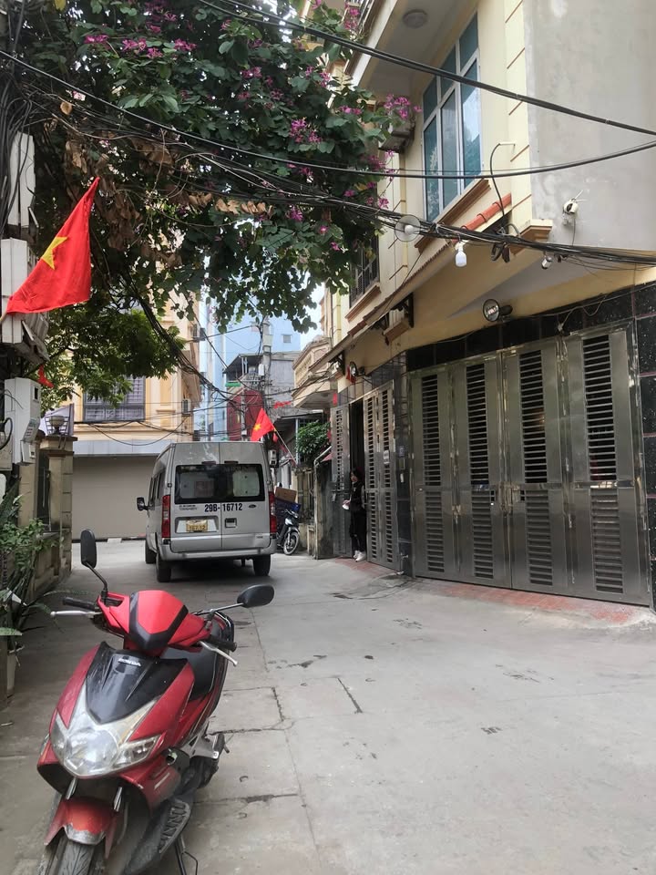 Nhà riêng Đông Ngạc, 40m² giá 7.6 tỷ - Chính chủ, ô tô đỗ cửa!