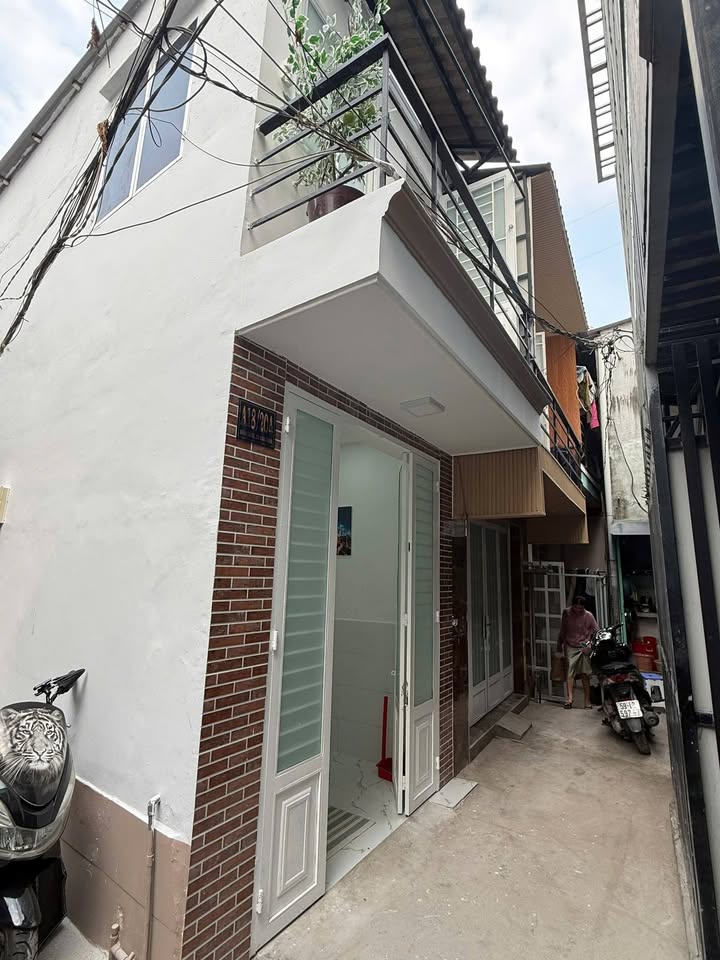 Nhà riêng hẻm Quốc Lộ 50, Bình Hưng, 15m² giá 1.19 tỷ - Thiết kế đẹp, gần bến xe