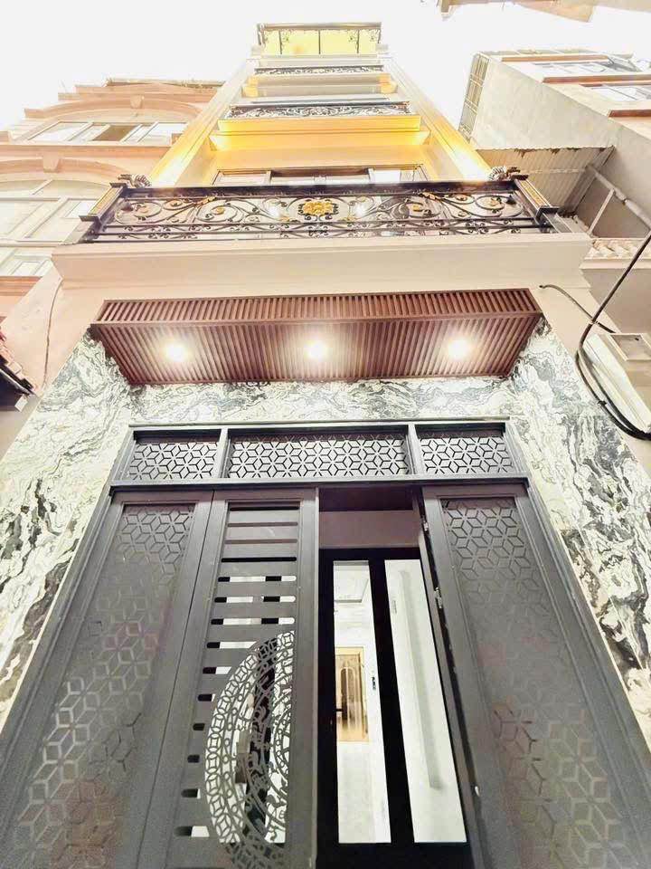 Nhà phố Tôn Đức Thắng, Đống Đa 46m² giá 1x tỷ - Sổ hồng chính chủ, nội thất xịn