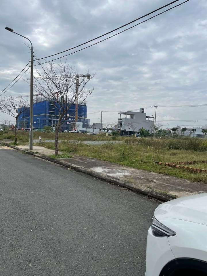 Đất nền Hòa Xuân, Đà Nẵng 100m² giá 6.2 tỷ - Lô sạch đẹp, view công viên!