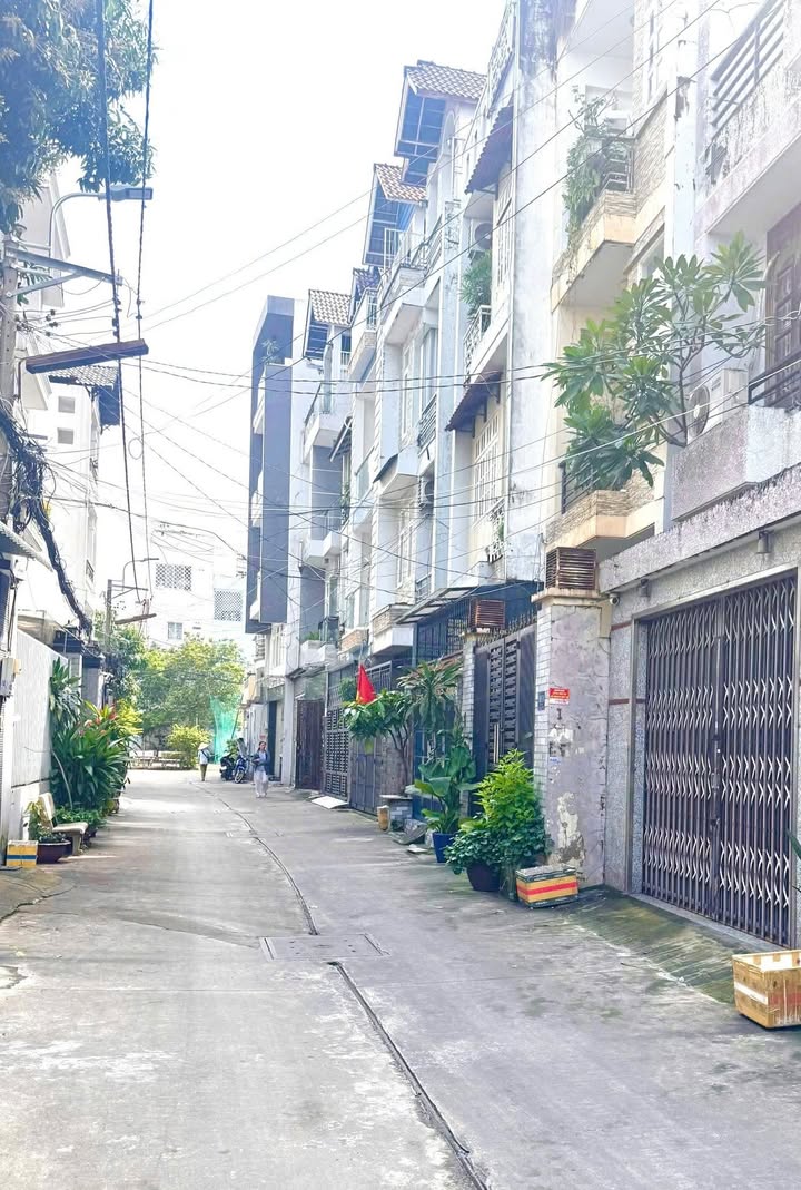 Nhà 4 Tầng Hẻm Xe Tải Tân Hương 52m² giá 6 tỷ - Sổ hồng riêng, chính chủ!