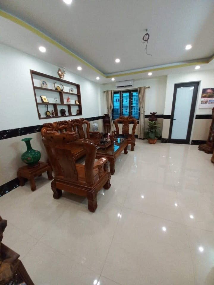 Nhà liền kề 78m² Huyện Hoài Đức giá 15.5 tỷ - Thiết kế hiện đại, hoàn thiện đẹp!