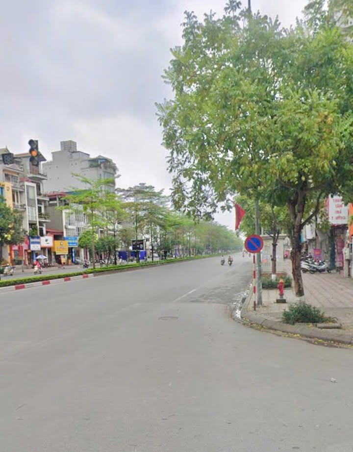 Bán lô đất mặt đường Ngô Gia Tự, Long Biên 100m² - Kinh doanh sầm uất!