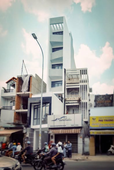 Nhà mặt tiền Lạc Long Quân, Tân Bình 74.9m² giá 13.2 tỷ - Đầu tư sinh lời ngay!