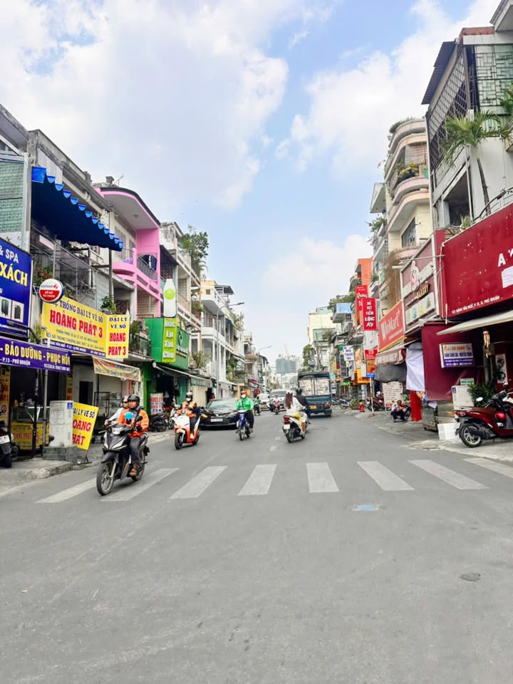 Nhà mặt tiền Đặng Văn Ngữ, Phú Nhuận 100m² giá 18 tỷ - Kinh doanh sầm uất!