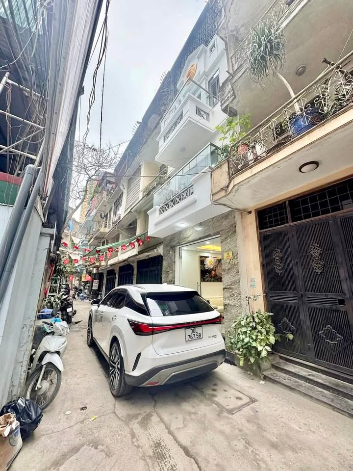 Nhà phố Đống Đa 45m² giá thỏa thuận - Ô tô vào tận nhà, kinh doanh tốt!