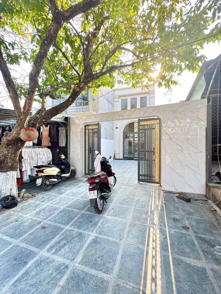 Nhà mặt tiền đường Nguyễn Thị Tồn, Biên Hòa 106m² giá 4.9 tỷ - Đầu tư sinh lời!