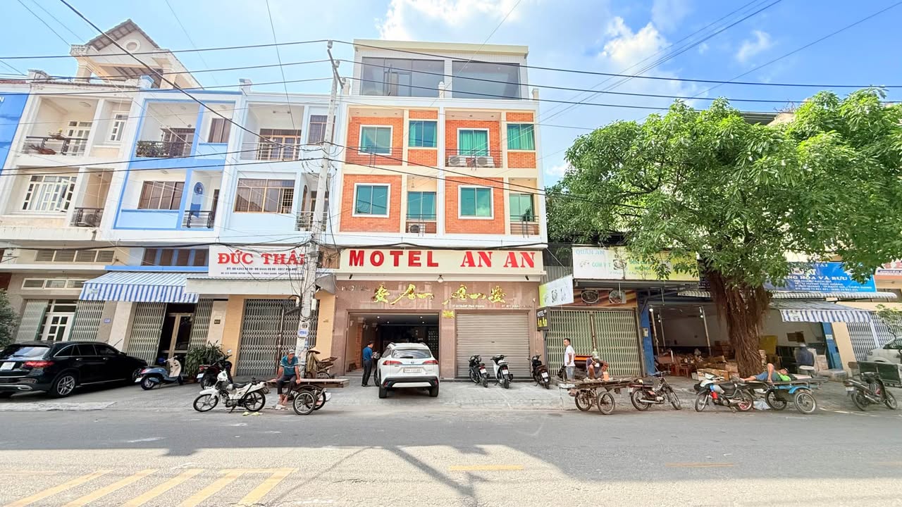 Nhà nghỉ Đường Huỳnh Thúc Kháng, 180m² giá 16 tỷ - Đầu tư sinh lời hấp dẫn!