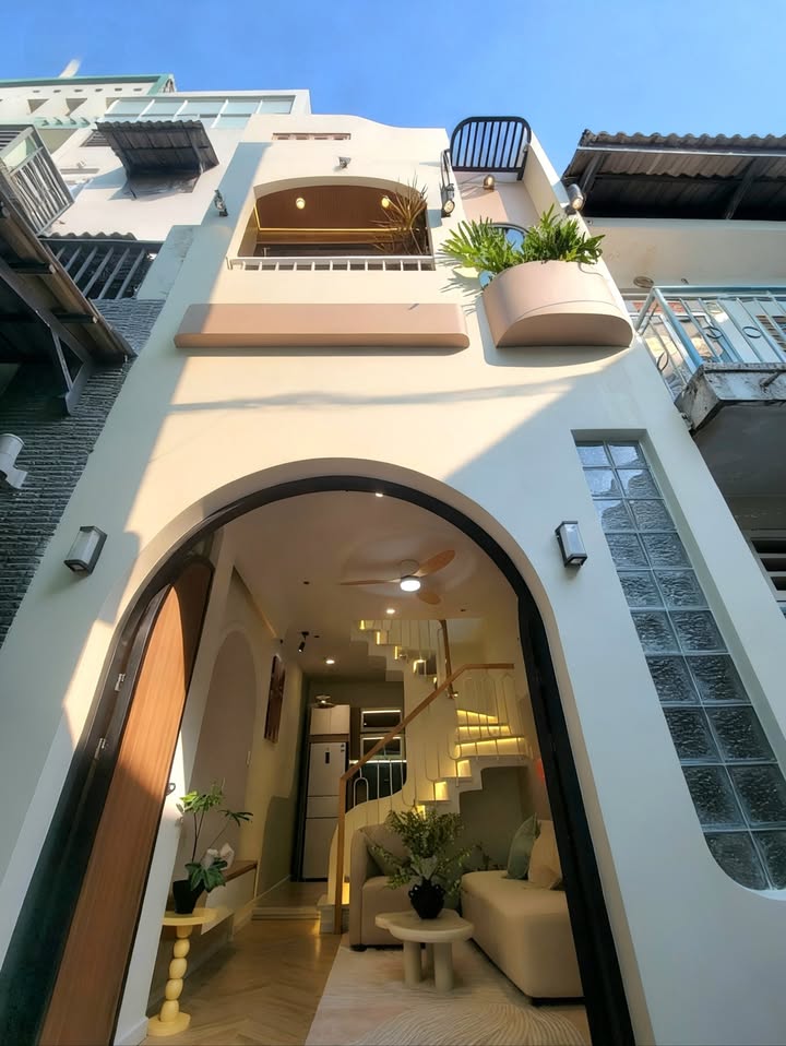 Nhà Gò Vấp 45m² giá 3.95 tỷ - Full nội thất cao cấp, sẵn sàng ở!