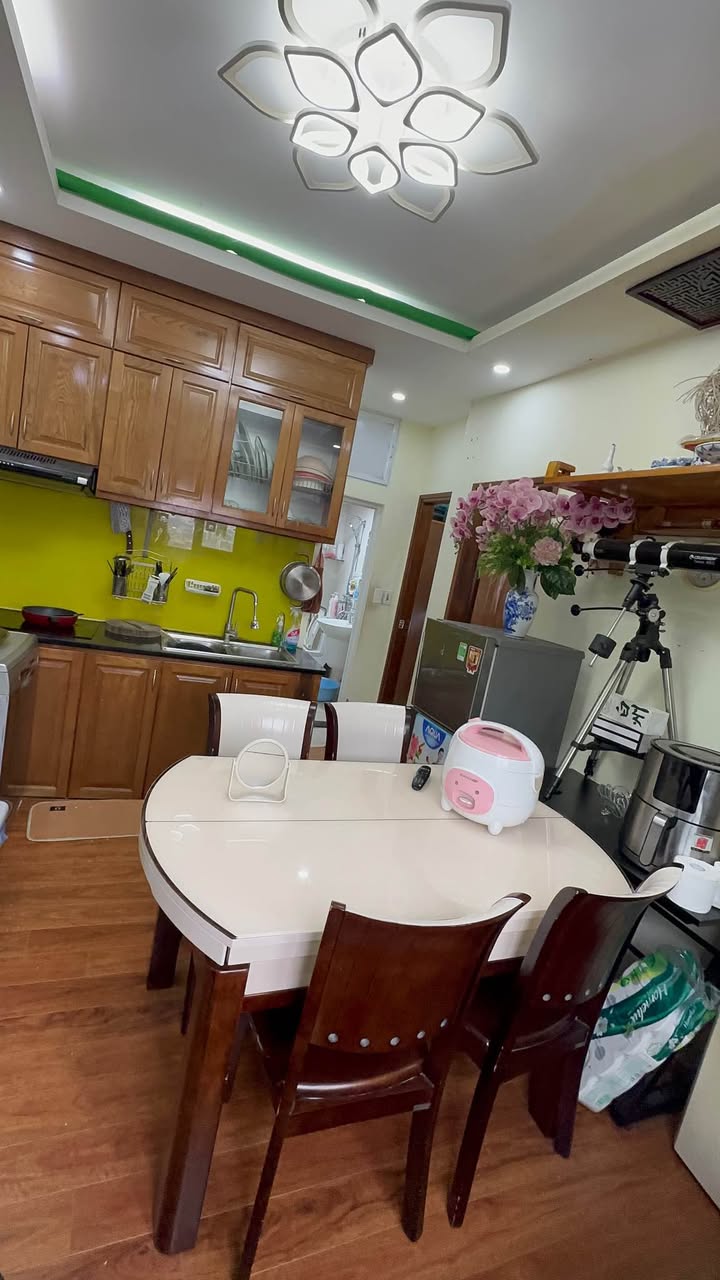 Chung cư mini Lạc Long Quân Tây Hồ 50m² giá 2.15 tỷ - Ô tô đỗ cửa, an ninh 24/7!