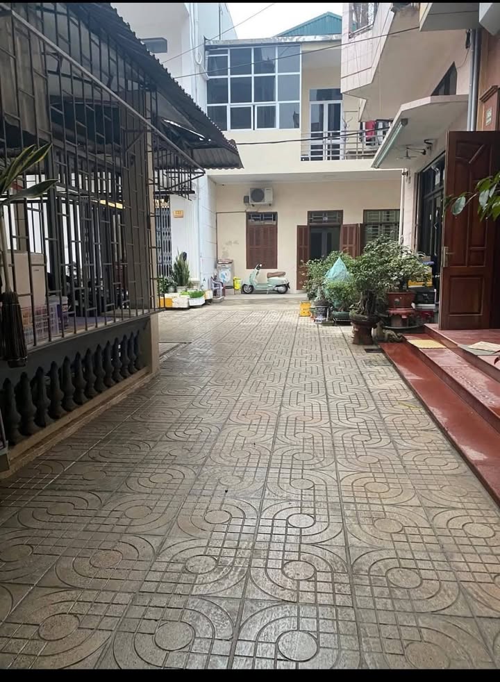 Nhà 3 tầng tại Ngã 6, Lạng Sơn 86.35m² giá 2 tỷ - Vị trí vàng, tiện nghi đầy đủ!