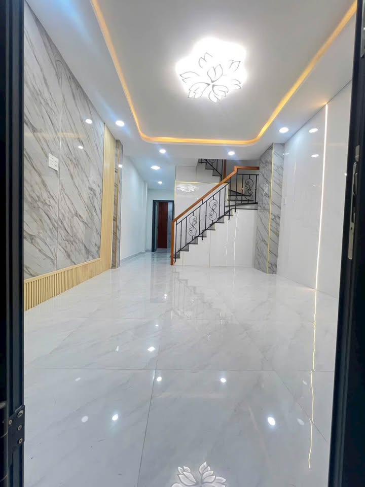 Nhà phố 125 Nguyễn Thị Tần, Quận 4, 39m² giá 4.98 tỷ - Chính chủ, sổ hồng riêng!