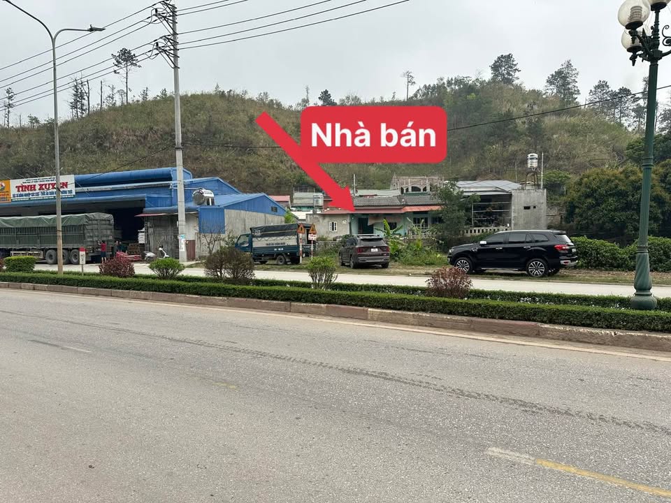 Nhà cấp 4 gần kho Tình Xuyên Núi, 104m² giá 1.3 tỷ - Đỗ ô tô ngay cửa!