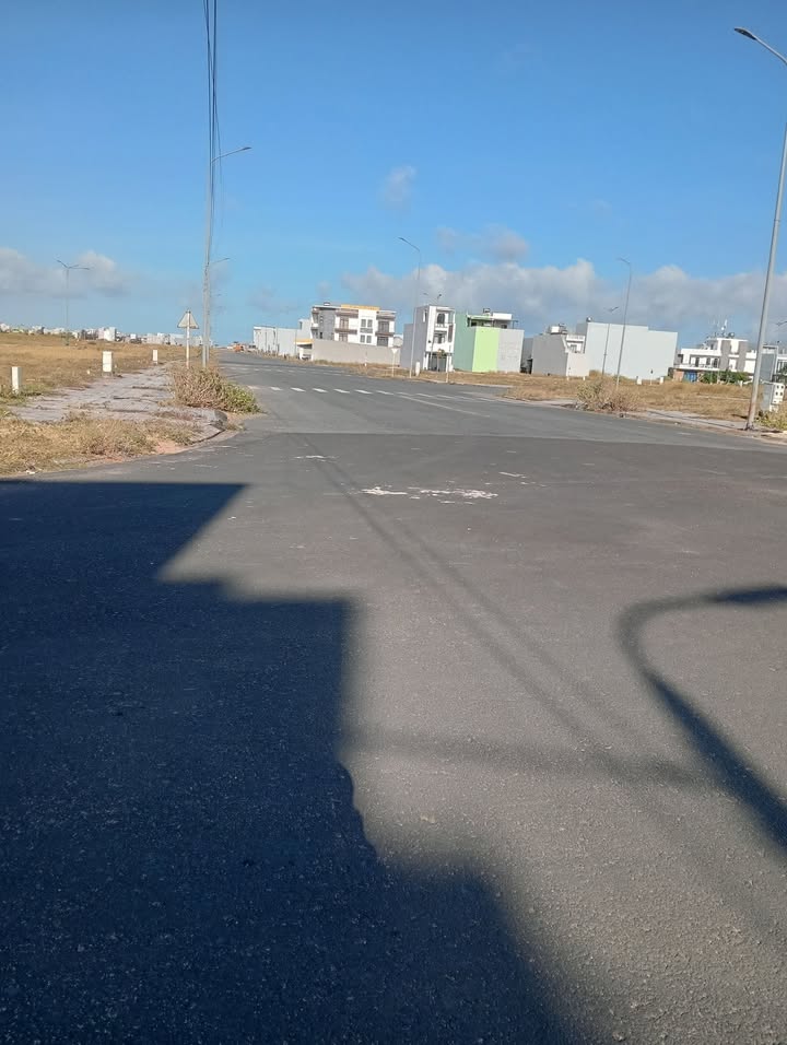 Nhà phố Phú Đông, Tuy Hòa 108m² giá 2.2 tỷ - Lô đất sạch đẹp, hướng Tây Bắc!