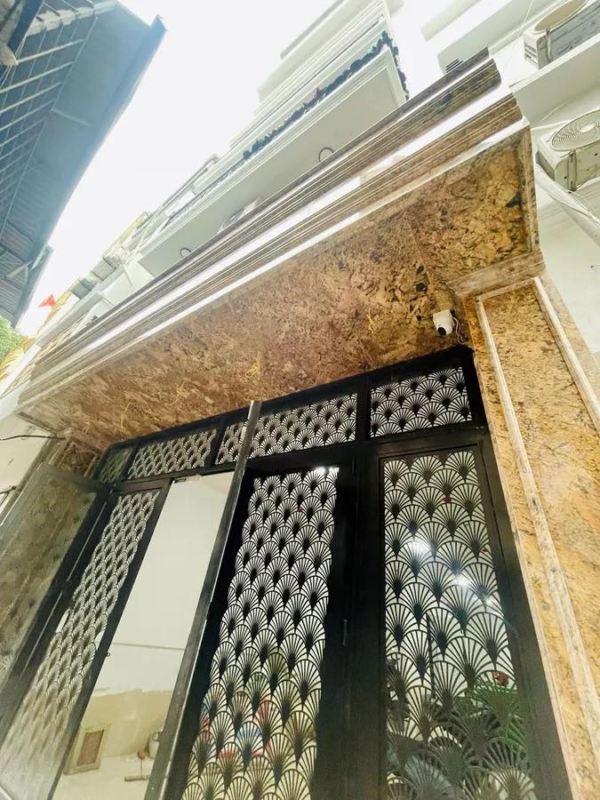 Nhà đầu tư Trần Cung 127m² 9 tầng giá 30 tỷ - Đầu tư sinh lời vượt trội!