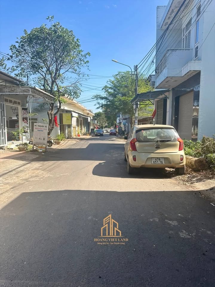 Nhà FrontHouse tại Buôn Ma Thuột 100m² giá 4,4 tỷ - Vị trí đắc địa kinh doanh