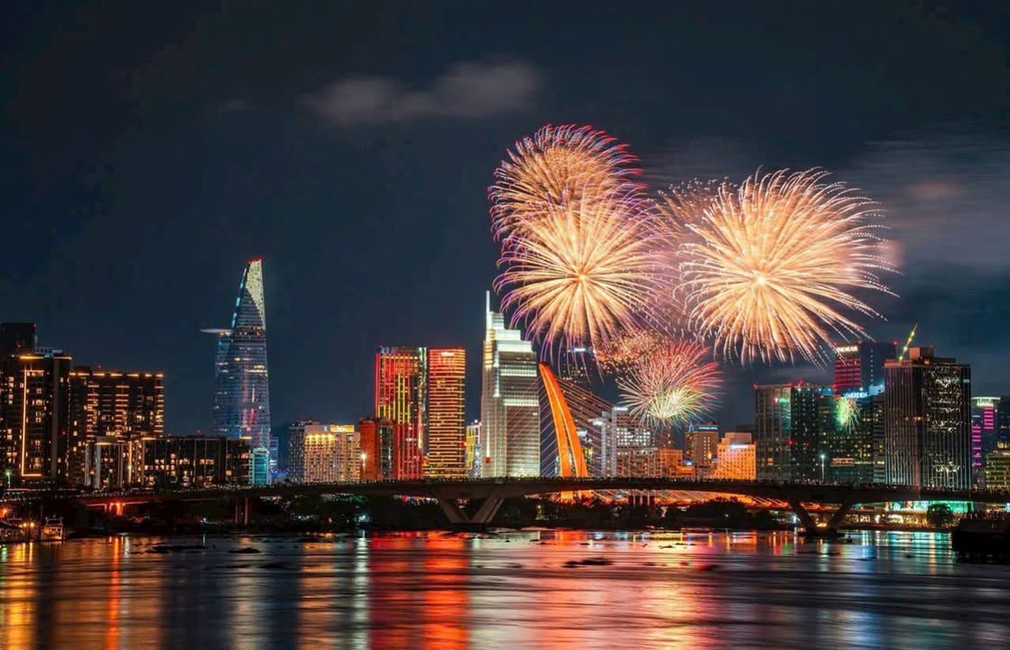 Căn hộ The OPERA Quận 1 70m² giá 30.5 tỷ - View Hoa Hậu, Pháo Hoa đẹp nhất!