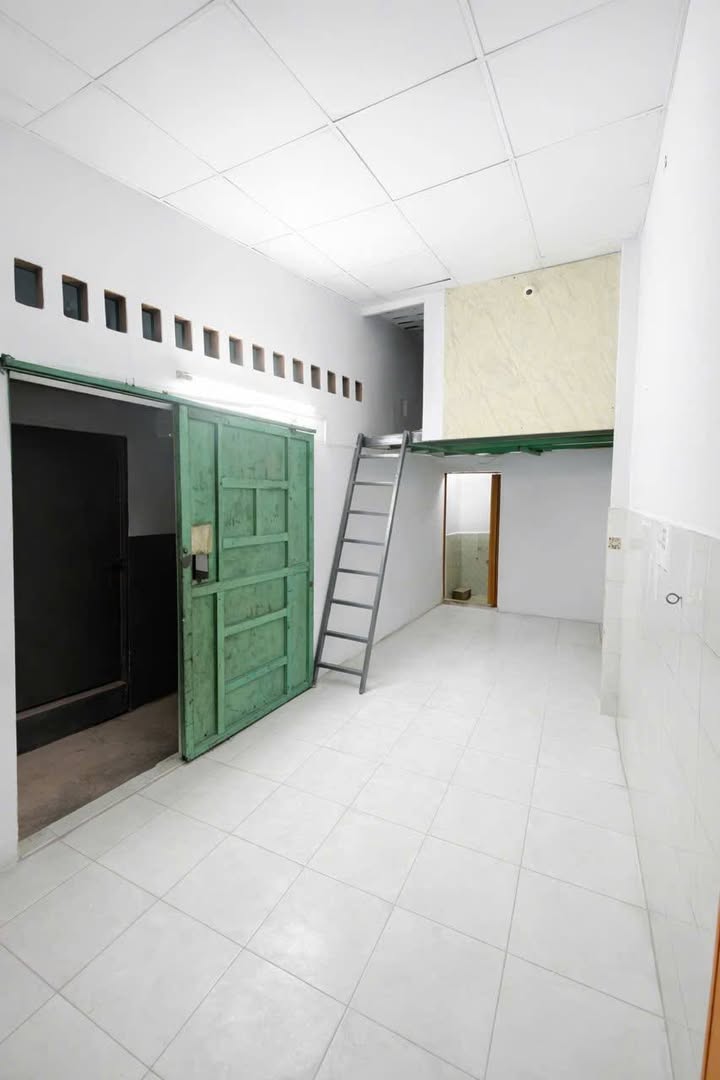 Mặt bằng 86/36 Âu Cơ, P.9, Tân Bình 85m² - Cho thuê ngay trước chợ!