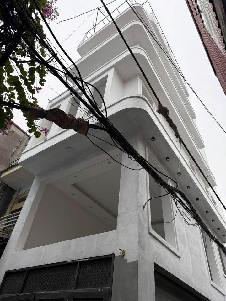 Nhà 6 tầng Quận Long Biên 47m² chỉ 13 tỷ - Thang máy nhập khẩu, ô tô vào tận nhà!