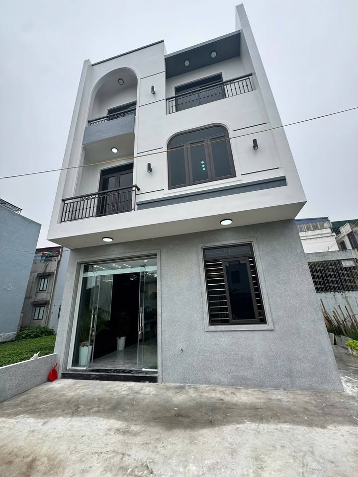 Nhà phố 3 tầng gần Chung cư Hoàng Mai, Hải Phòng - Sẵn sàng vào ở ngay!