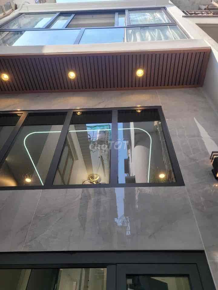 Nhà đẹp 3 tầng Quận 10, 3PN giá 5.6 tỷ - Vào ở ngay!