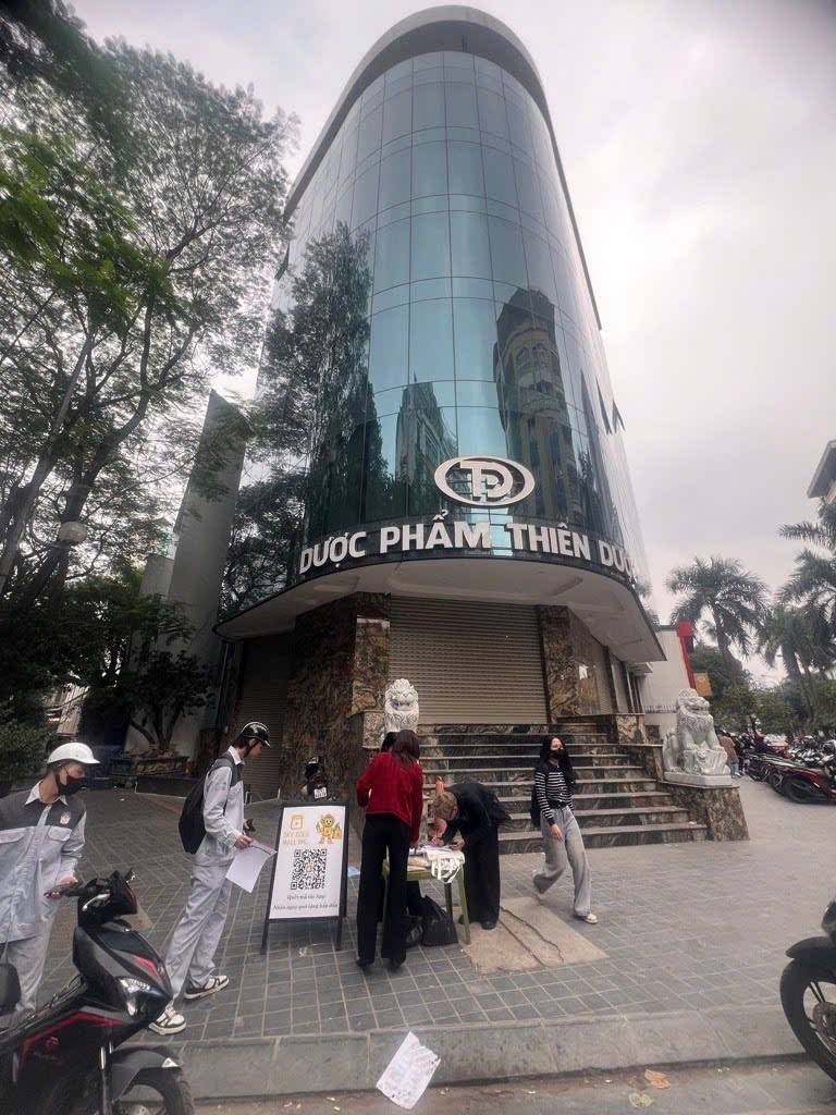 Tòa building lô góc Dịch Vọng Hậu 340m² giá 330 tỷ - Vị trí đắc địa cho kinh doanh!