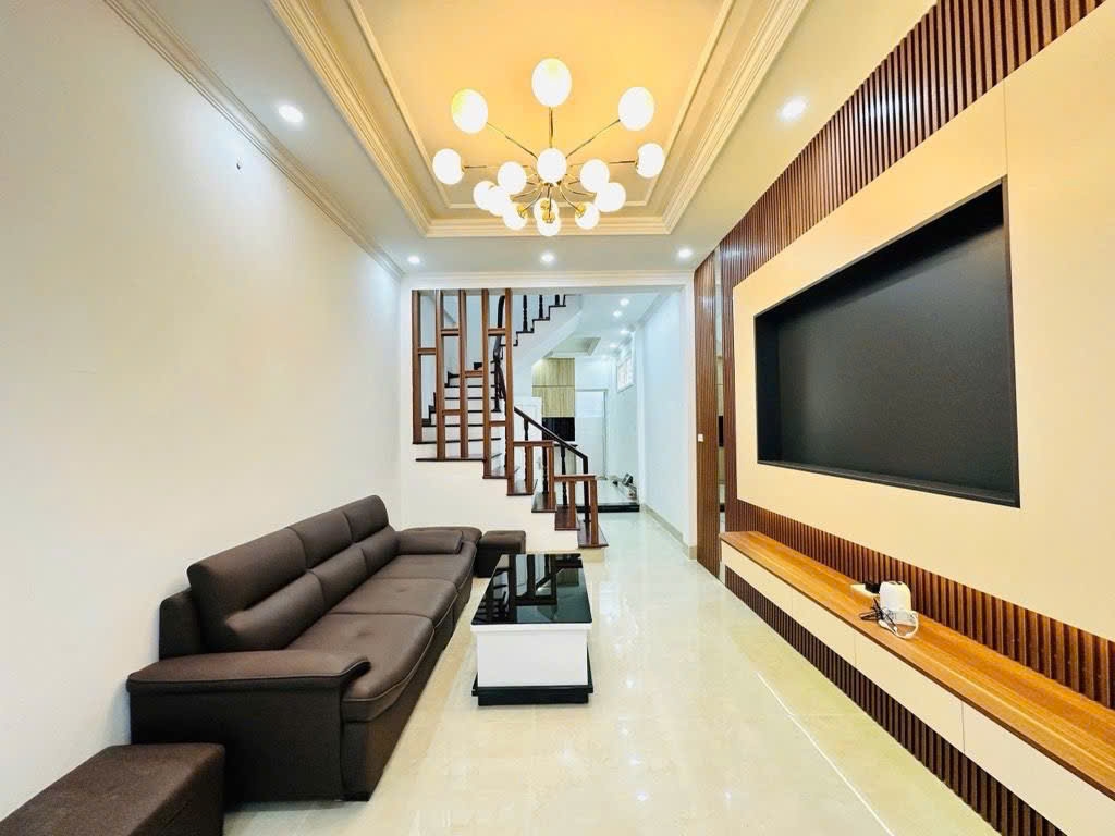 Nhà Lô Góc Nghĩa Đô, Cầu Giấy 47m² giá 15.9 tỷ - Kinh doanh tốt, ô tô vào nhà!