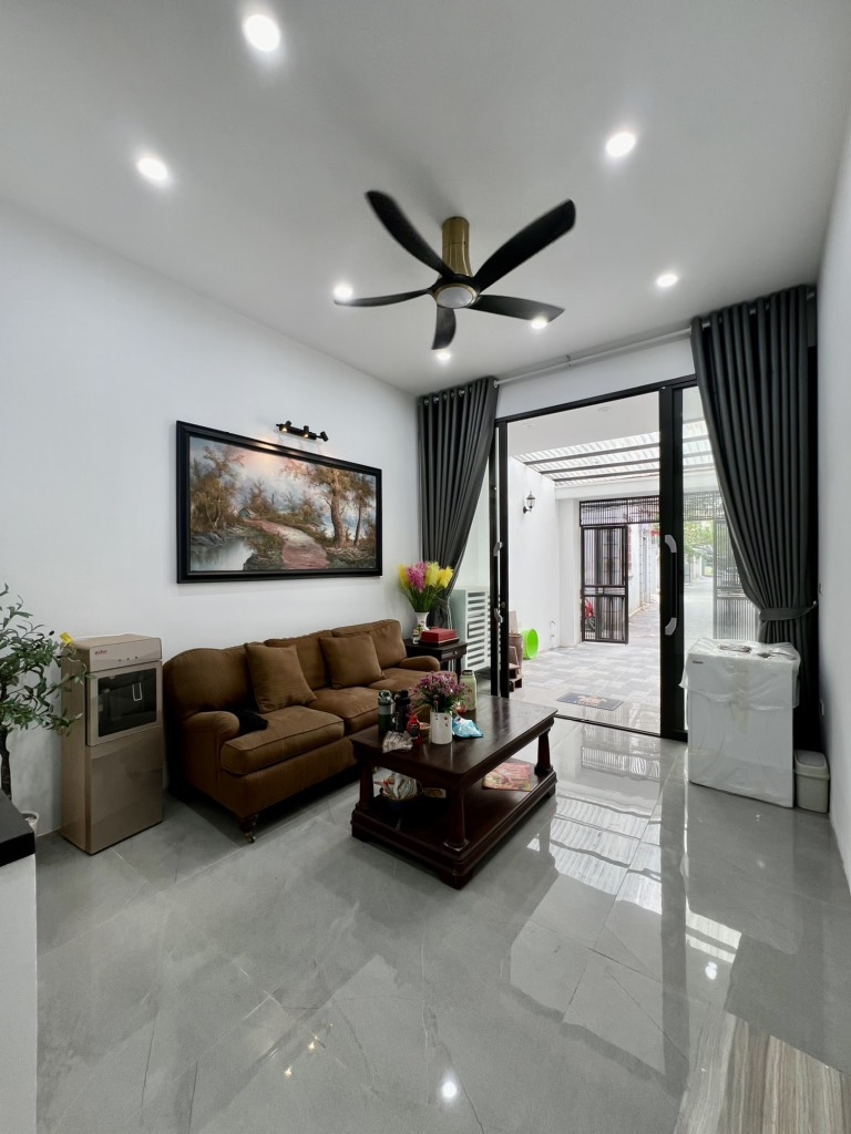 Bán nhà ô tô tránh Phường Việt Hưng - 77m² - Giá 13,6 tỷ - Thiết kế thông minh!