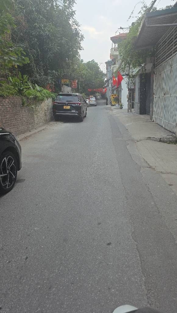 Bán nhà 3 tầng Ngọc Thụy Long Biên 47m² giá 7,6 tỷ - Thiết kế hợp lý, không gian thoáng mát!