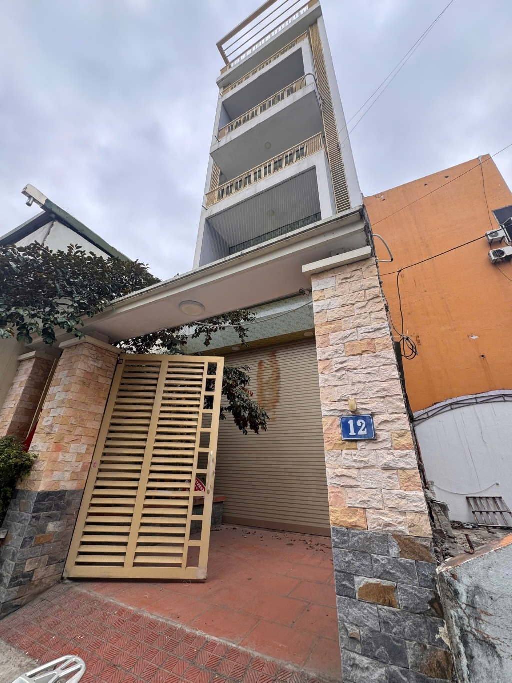 Cho thuê văn phòng mặt đường Thịnh Phát 120m² - Giao thông thuận tiện, giá chỉ 5.5 triệu!