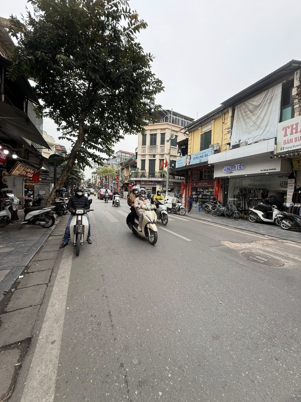 Nhà mặt phố Hàng Đường, Hoàn Kiếm 145m² giá 115 tỷ - Vị trí đắc địa, kinh doanh thuận lợi!