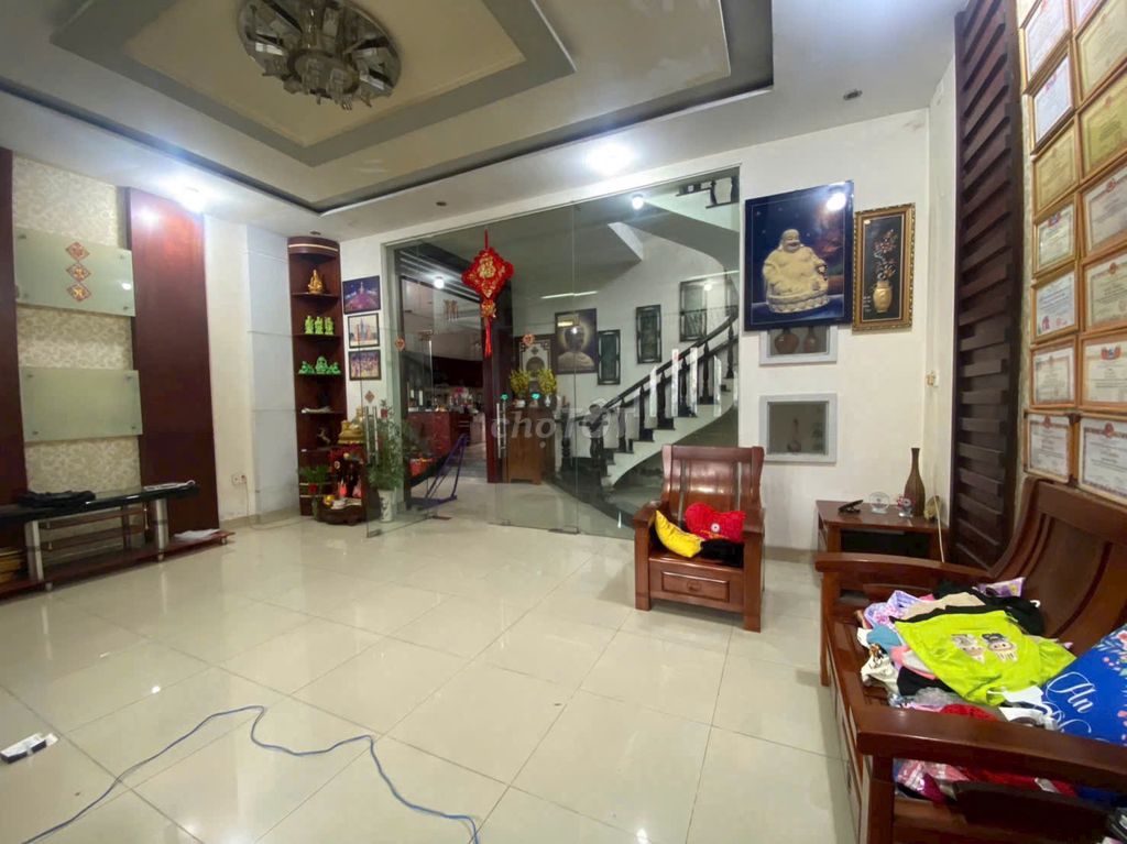 Biệt thự Dĩ An 300m² giá 9.9 tỷ - Giảm sâu 2 tỷ, chính chủ bán gấp!