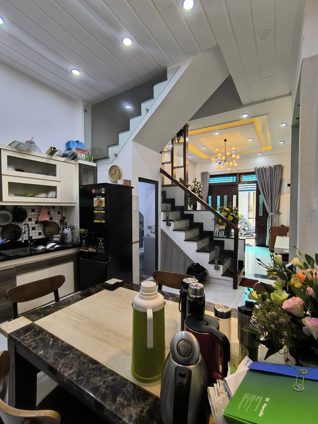 Nhà 4 tầng Quận 10, 38m² giá 6.3 tỷ - Nội thất sang trọng, vào ở ngay!