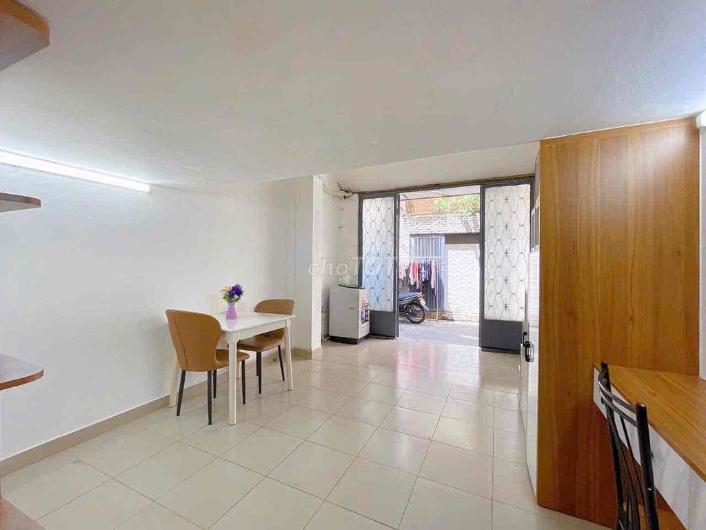 Cho thuê phòng Duplex Lê Văn Sỹ, Tân Bình 40m² giá chỉ 7.6 triệu