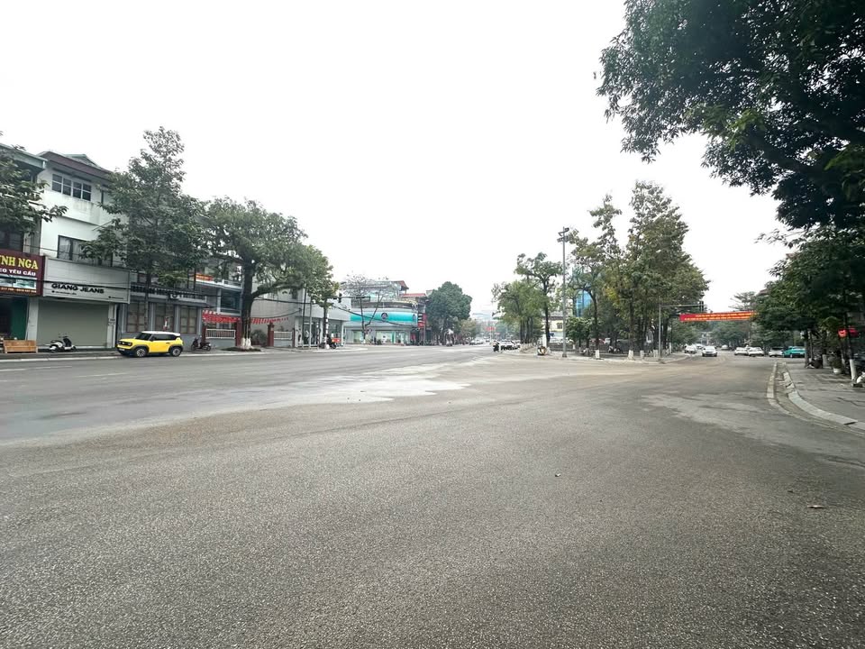 Bán gấp FrontHouse 2 tầng Hoàng Liên Cốc Lếu 70m² chỉ 5.8 tỷ - Vị trí đắc địa, thu nhập ổn định!