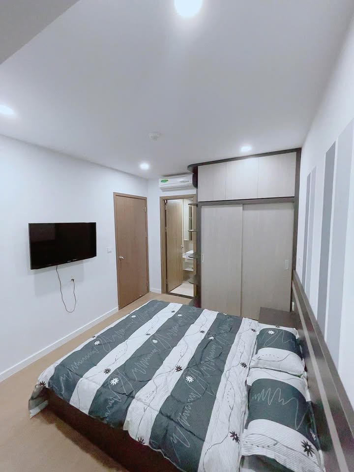 Căn hộ Q7 Riverside 2PN 2WC giá 12.5 triệu - View hồ bơi cực đỉnh!