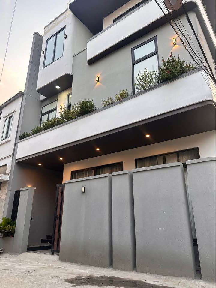 Nhà 3 tầng Nguyễn Thái Học, TP Vinh, 65m², giá 6.9 tỷ - Đầu tư sinh lời!