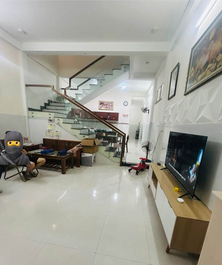 Nhà 2 tầng ô tô vào tận nhà tại Kiệt 202 Hoàng Văn Thái, 103m², giá chỉ 4 tỷ!