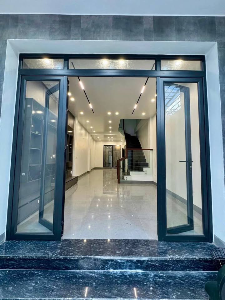 Nhà 3 tầng độc lập tại Trần Thái Tông, 65m² giá 3.2 tỷ - Sẵn sàng vào ở ngay!