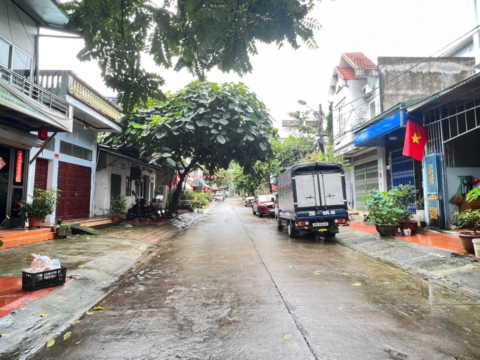 Nhà 4 tầng phố Nậm Thi, Lào Cai 150m² giá 5 tỷ - Đầu tư sinh lời hấp dẫn!