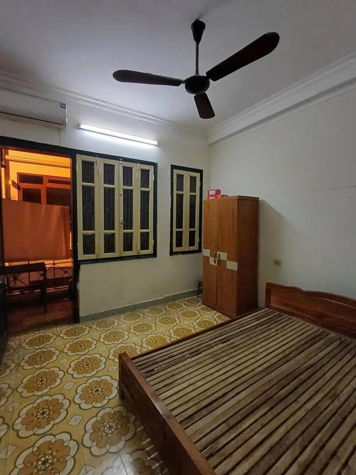 Phòng cho thuê tại 563 Hoàng Hoa Thám, Quận Ba Đình, giá 2.8 triệu - Đầy đủ nội thất cơ bản!