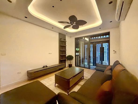 Nhà phố Xuân Đỉnh 55m² giá 1 tỷ - Thiết kế 6 tầng thang máy sang trọng!