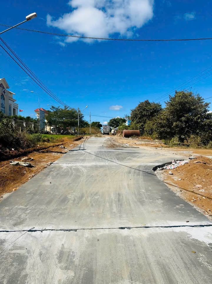 Đất nền góc 2 mặt tiền Dương Minh Châu, Pleiku 200m² chỉ 1.1 tỷ - Cơ hội đầu tư hiếm có!