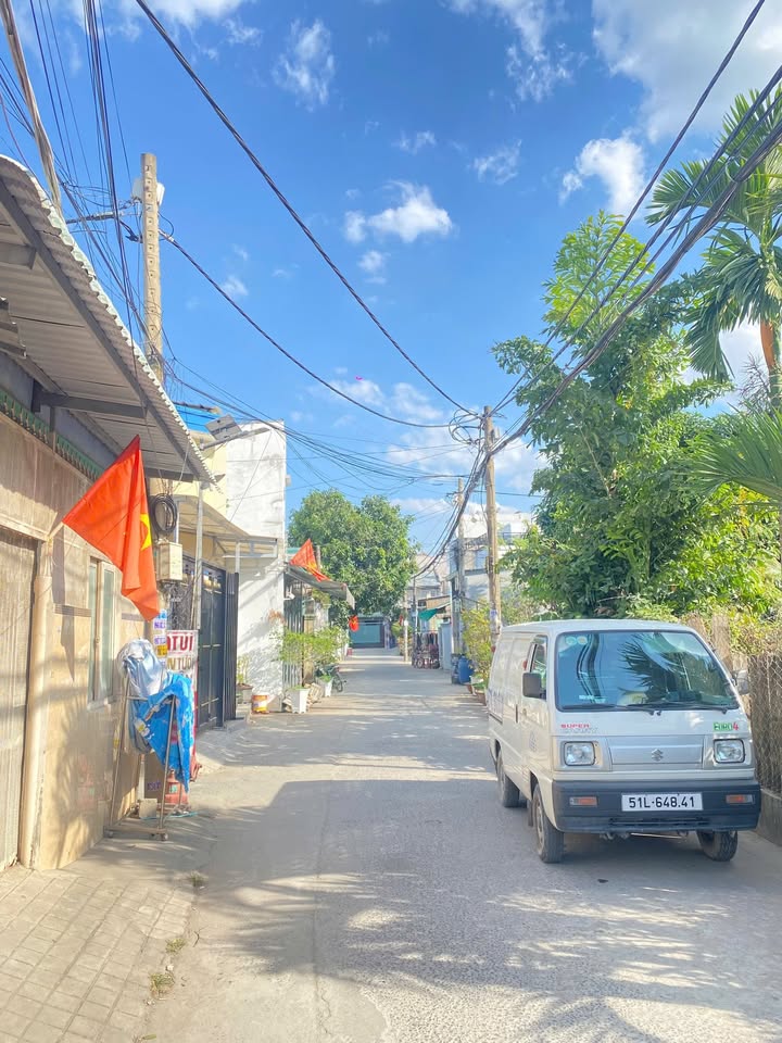 Nhà riêng Quận 9 65m² giá 3 tỷ - Sát Quốc lộ 13, cơ hội đầu tư tuyệt vời!