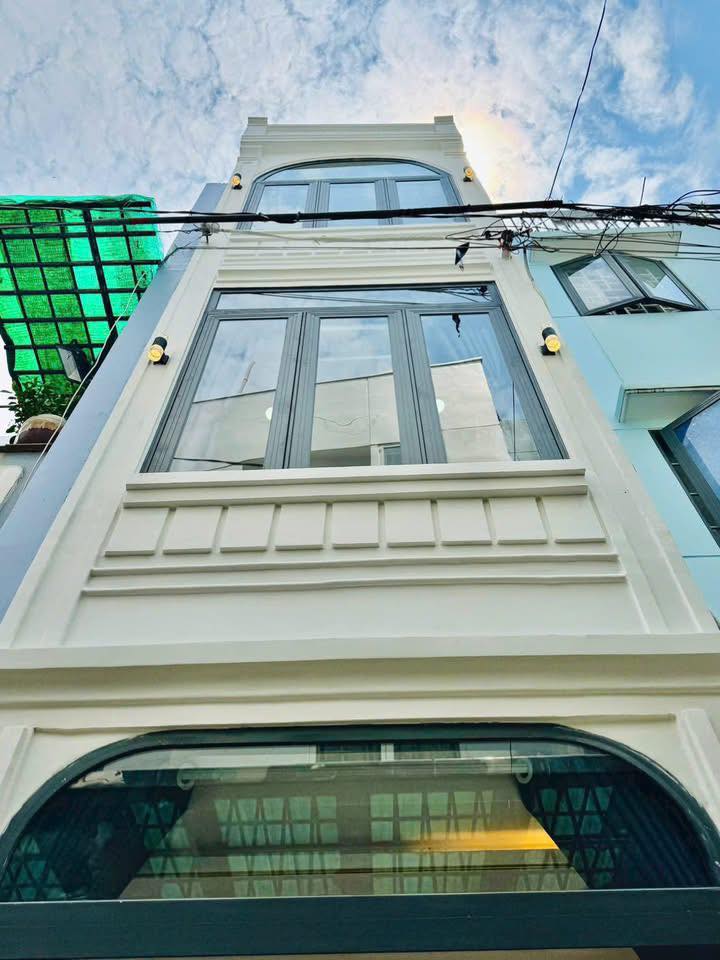 Nhà 3 tầng tại Nguyễn Thái Sơn, Quận Gò Vấp - Giá 4.39 tỷ, bớt lộc cho người mua!