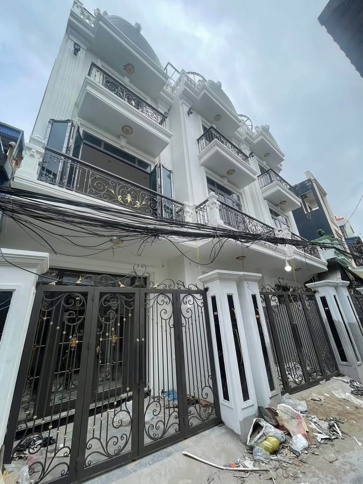 Nhà 3,5 tầng mặt đường Đinh Công Tráng, 55m² giá 3.85 tỷ - Thương lượng ngay!